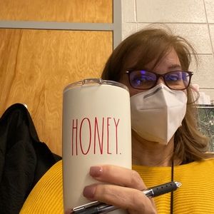 Meet your Posher, Dorcas